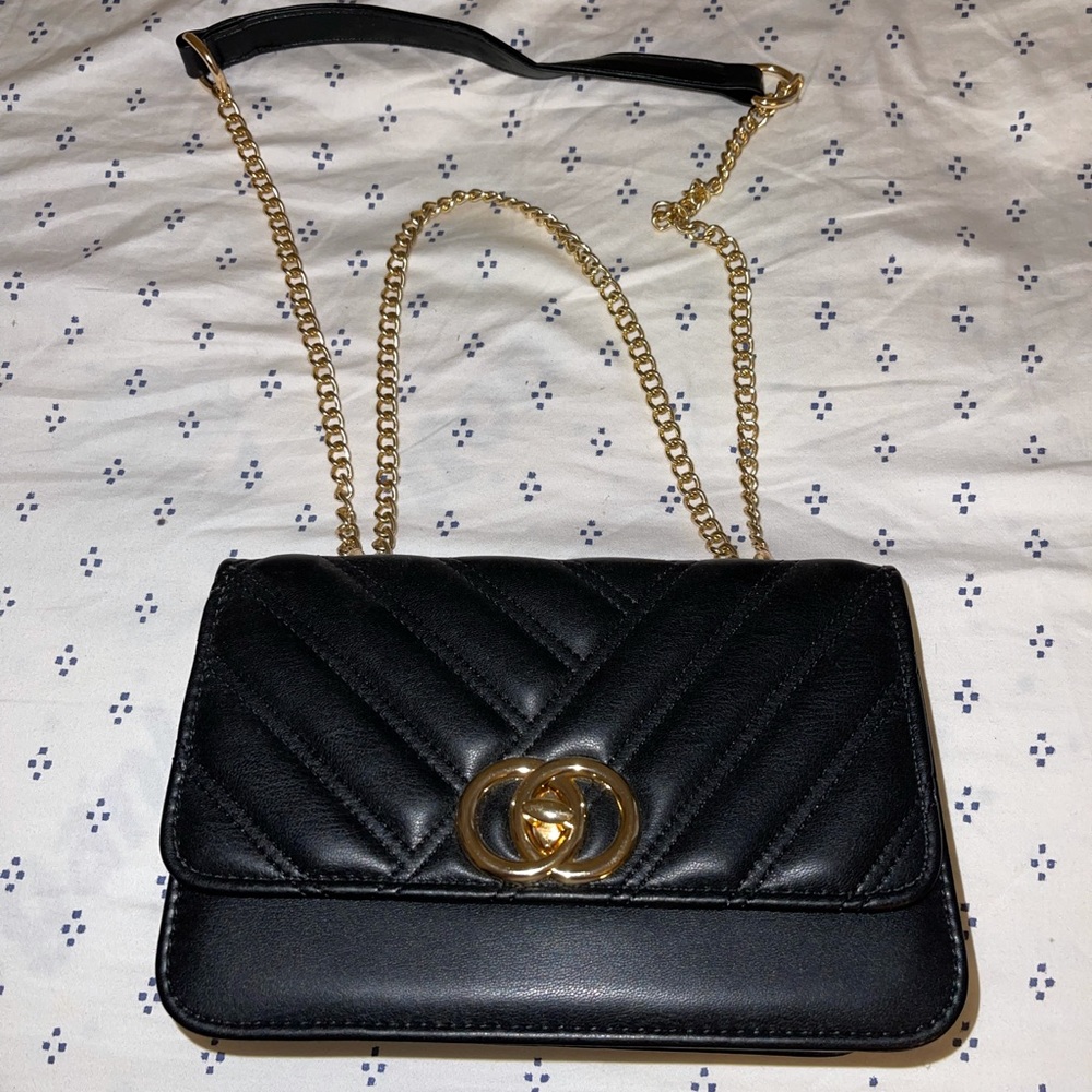 Flap Chain Crossbody Bag